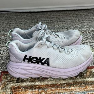 Hoka rincon 3 women’s 6.5 B light purple